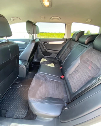 Volkswagen Passat cena 39500 przebieg: 255000, rok produkcji 2013 z Zambrów małe 137